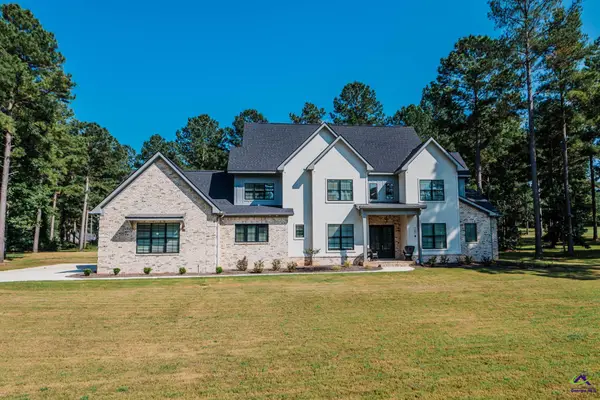 2017 Potters Road, Perry, GA 31069