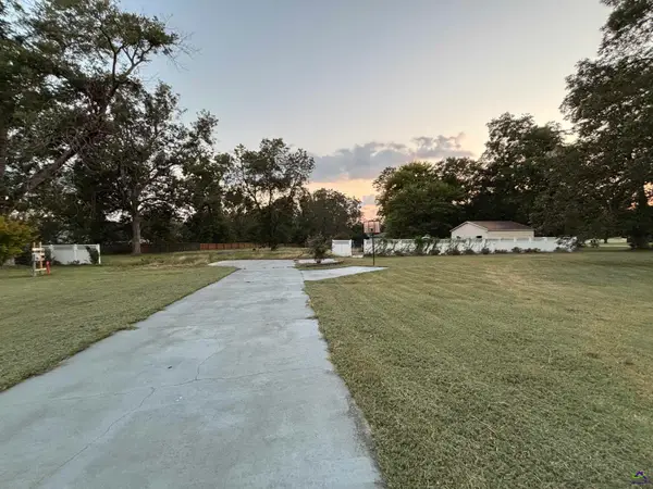 140 Racetrack Drive, Cochran, GA 31014