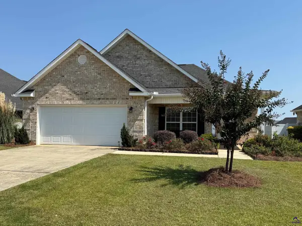 302 Lamplight Drive, Byron, GA 31008