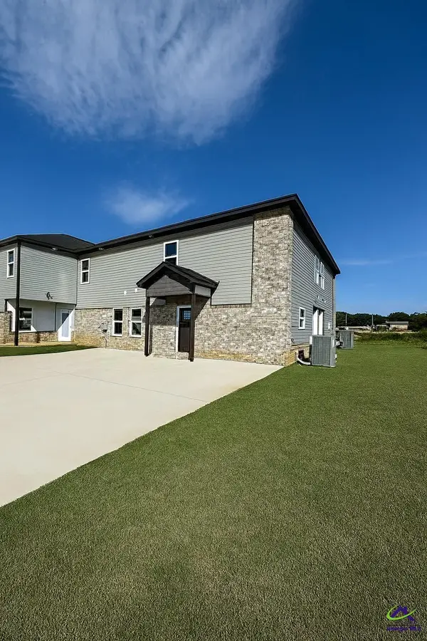 238 Beau Claire Circle, Byron, GA 31008