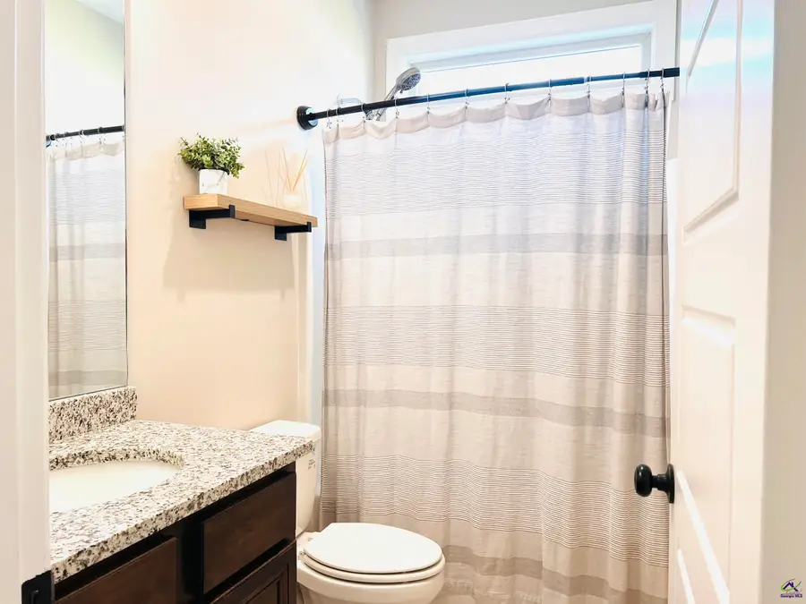 210 Susannes Retreat, Perry, GA 31069 - Image #3