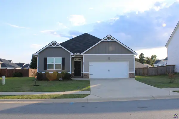 215 Barnyard Way, Perry, GA 31069