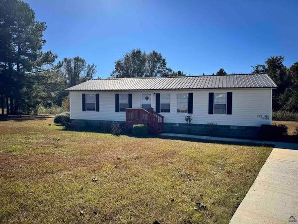 50 River Chase Drive, Hawkinsville, GA 31036