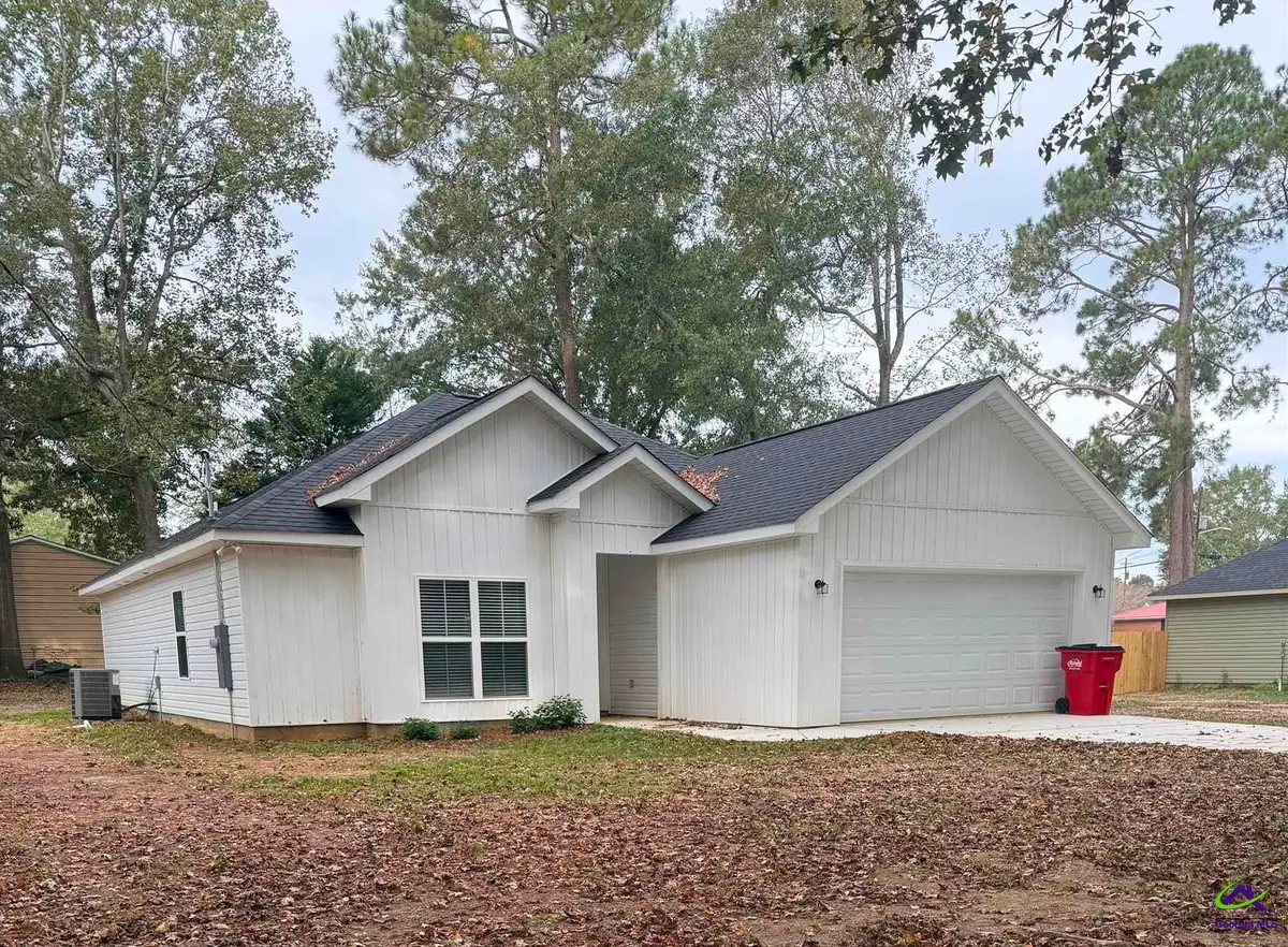 30 Lee Street, Hawkinsville, GA 31036 - Image #1