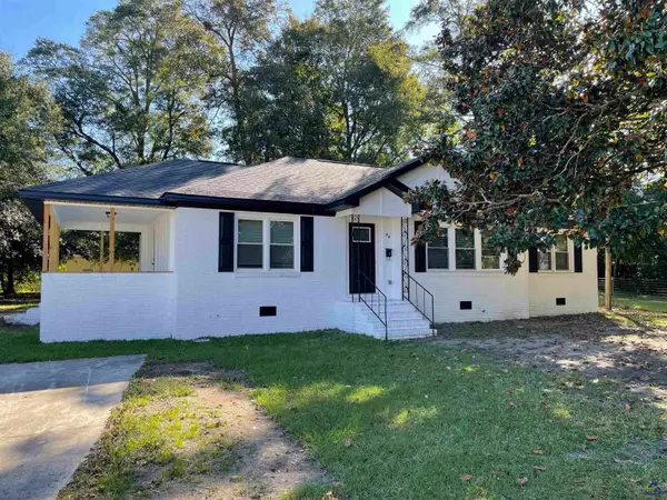 94 S. Union St, Hawkinsville, GA 31036