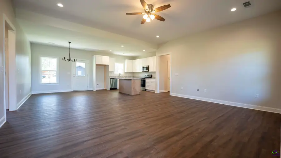 260 Ann Street, Cochran, GA 31014 - #2