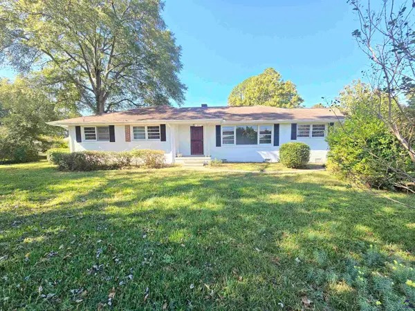 206 Willow Lake Rd, Fort Valley, GA 31030