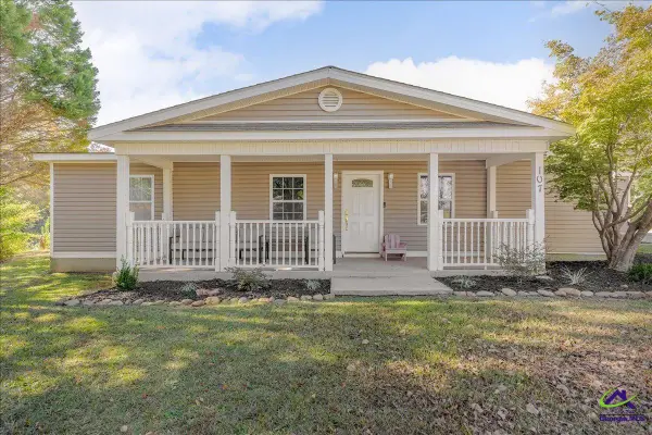 107 Chisom Trail, Bonaire, GA 31005