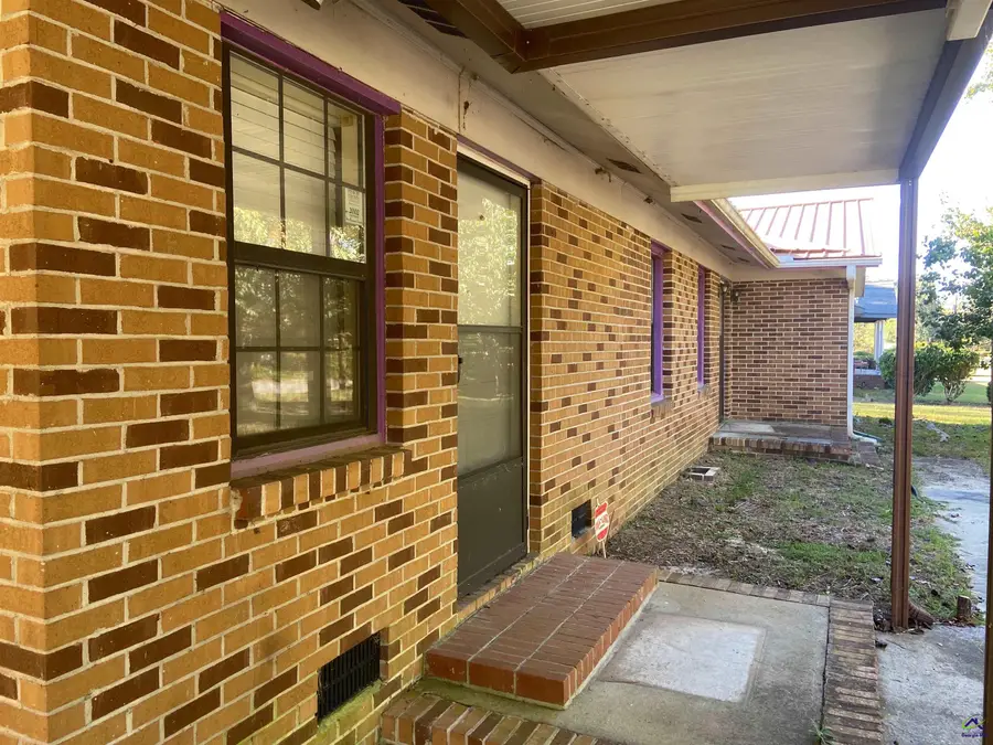 65 Mathews Street, Fort Valley, GA 31030 - #3