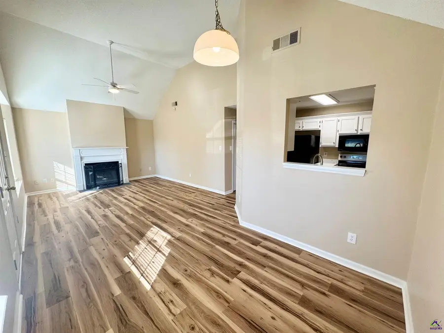 105 Green Meadow Drive, Warner Robins, GA 31088 - Image #2