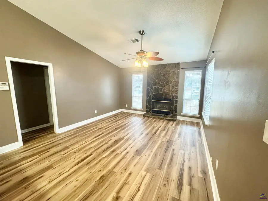 321 Somerset Drive, Warner Robins, GA 31088 - Image #2