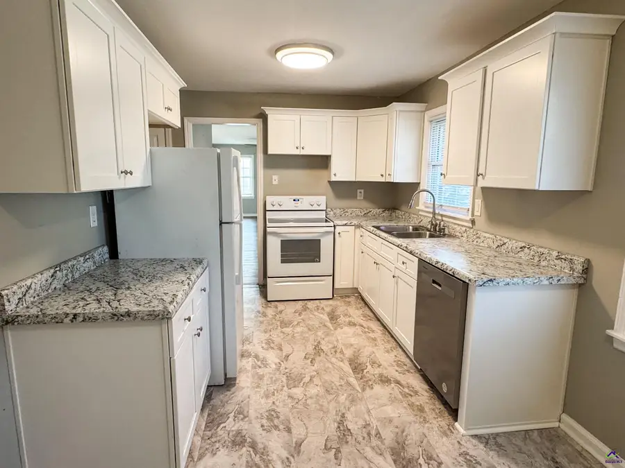 504 Sunset Dr, Warner Robins, GA 31008 - Image #2