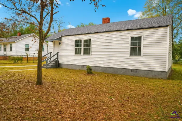 311 Arnold Blvd, Warner Robins, GA 31093