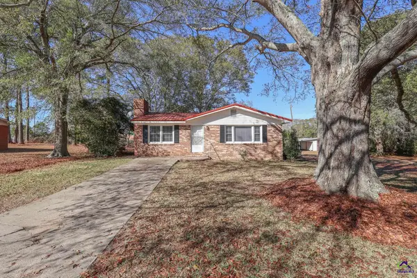 105 Larryton Drive, Cochran, GA 31014