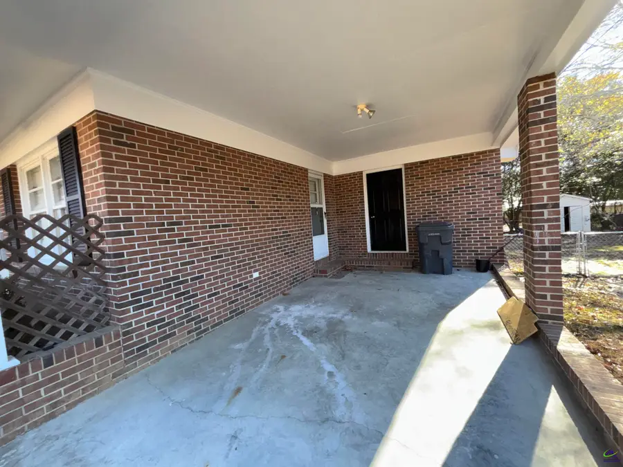 215 W Peter Street, Cochran, GA 31014 - Image #3