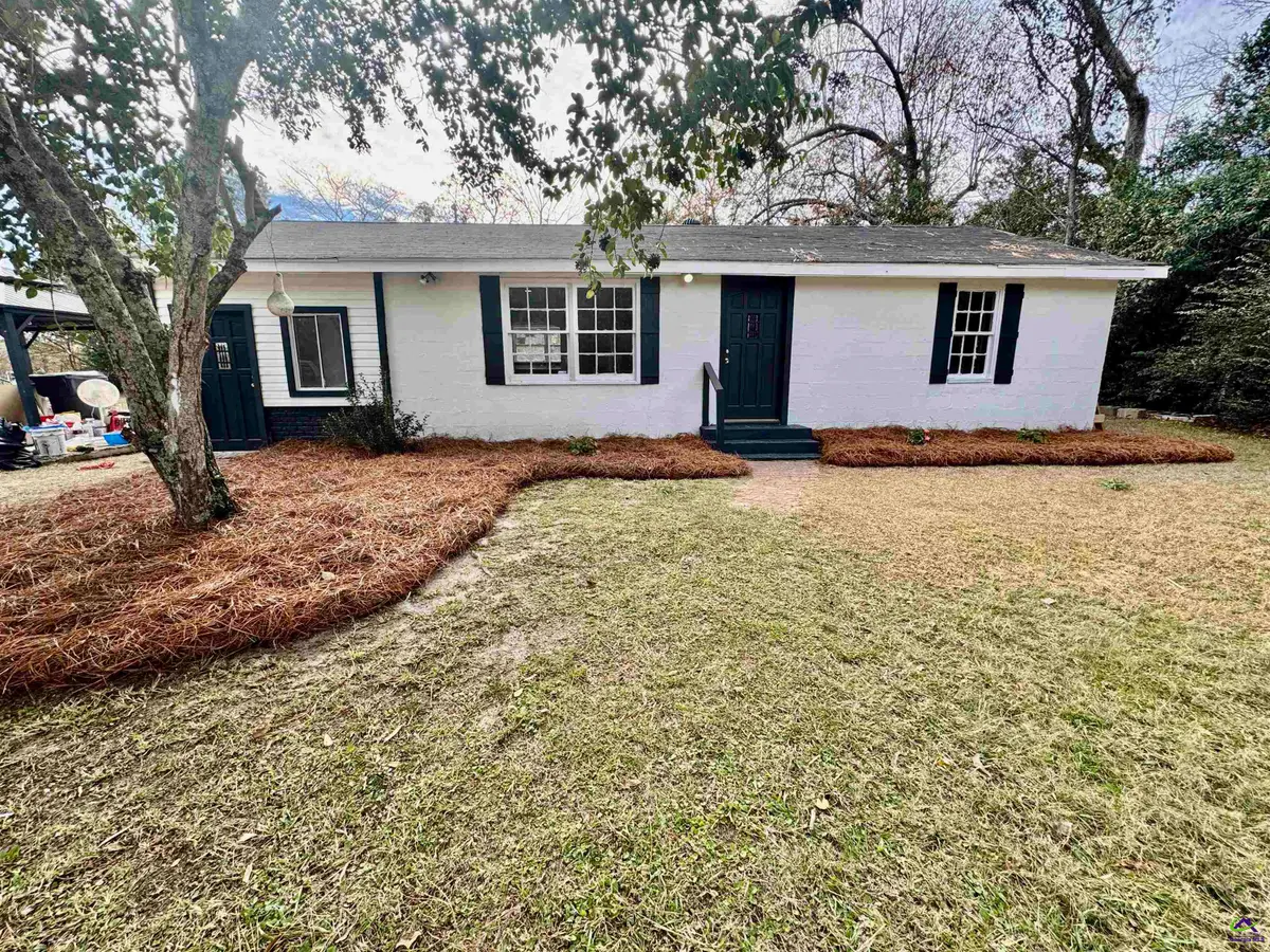 2326 S Joe Wright Drive, Cordele, GA 31015 - Image #1