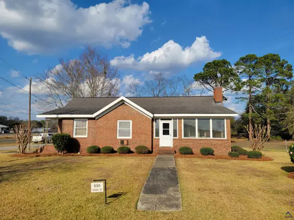 650 Third Street, Unadilla, GA 31091