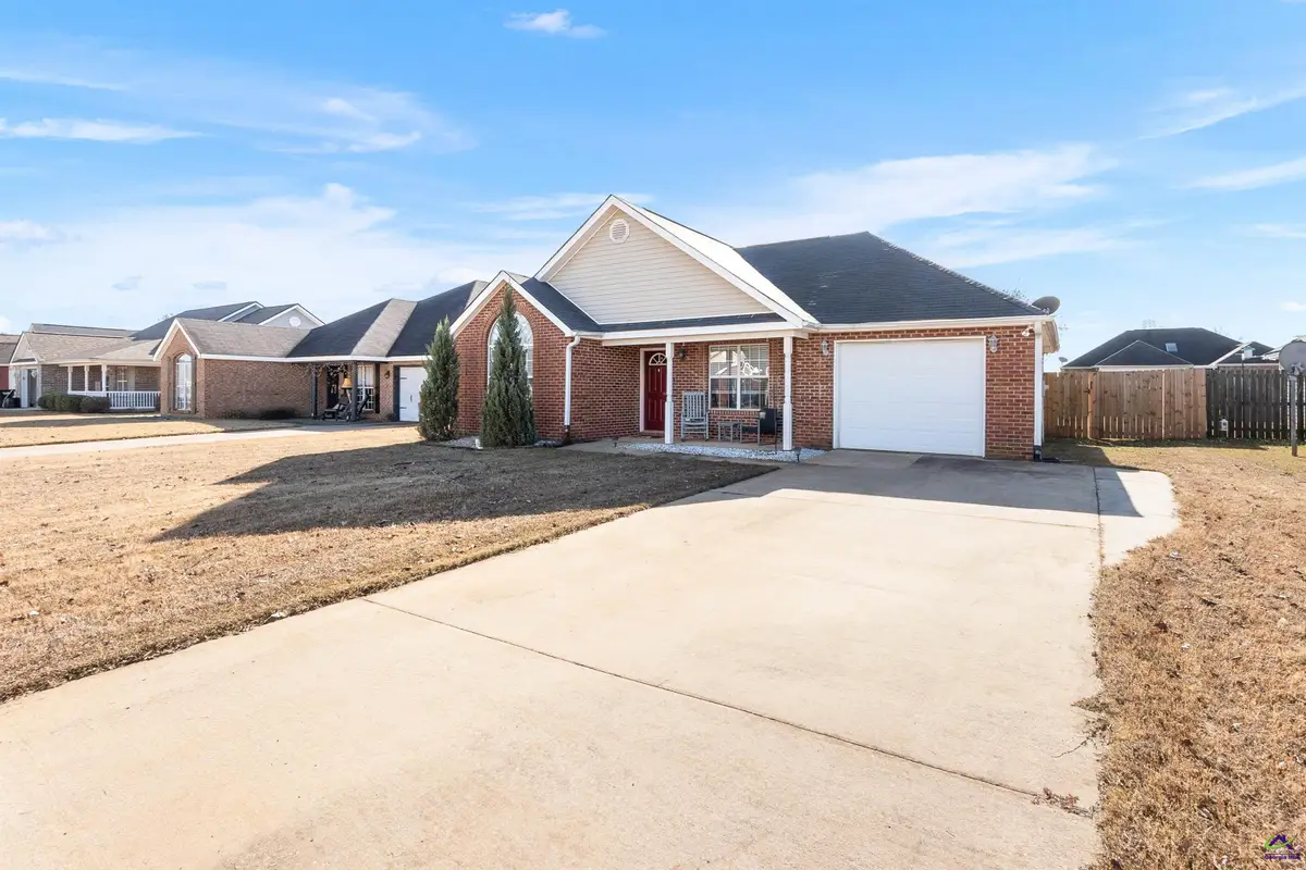 221 Wembley Drive, Warner Robins, GA 31088 - Image #1