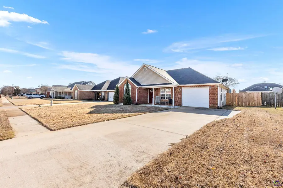 221 Wembley Drive, Warner Robins, GA 31088 - Image #2