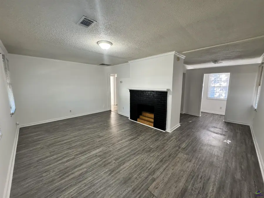 221 Meadowdale Drive, Warner Robins, GA 31088 - Image #2