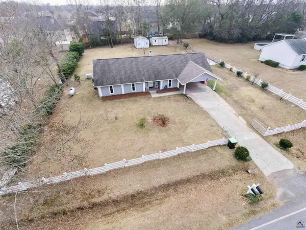 210 Oak Ridge Dr, Byron, GA 31008