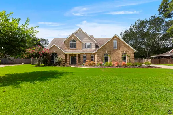 102 White Columns Drive, Kathleen, GA 31047