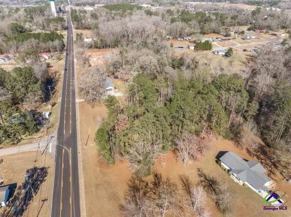 42.5 Old Perry Road, Bonaire, GA 31005