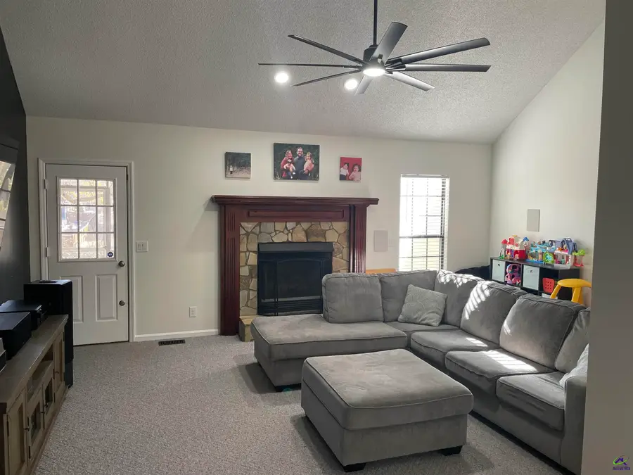 511 Pheasant Ridge Dr, Warner Robins, GA 31088 - Image #2