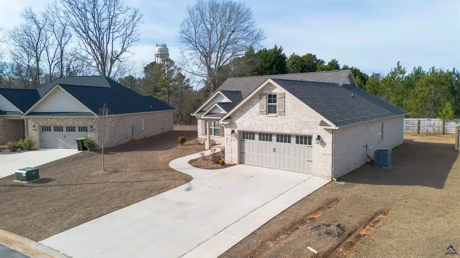 219 Otters Ridge Drive, Kathleen, GA 31047 - Image #2