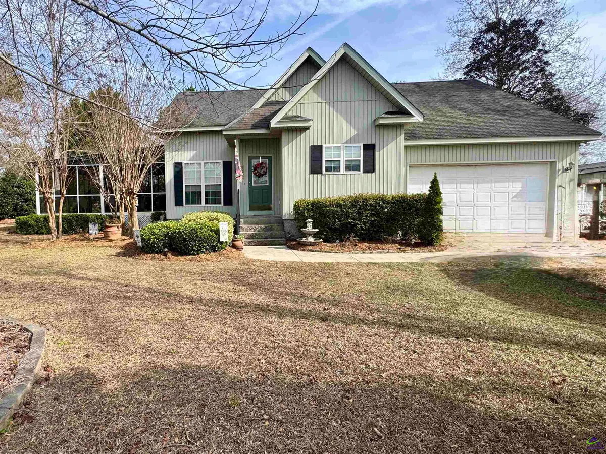 22 Oak Street, Hawkinsville, GA 31036 - Image #1