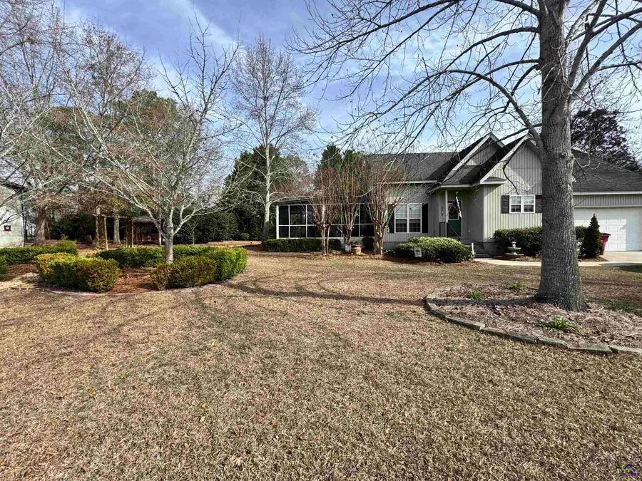 22 Oak Street, Hawkinsville, GA 31036 - Image #2