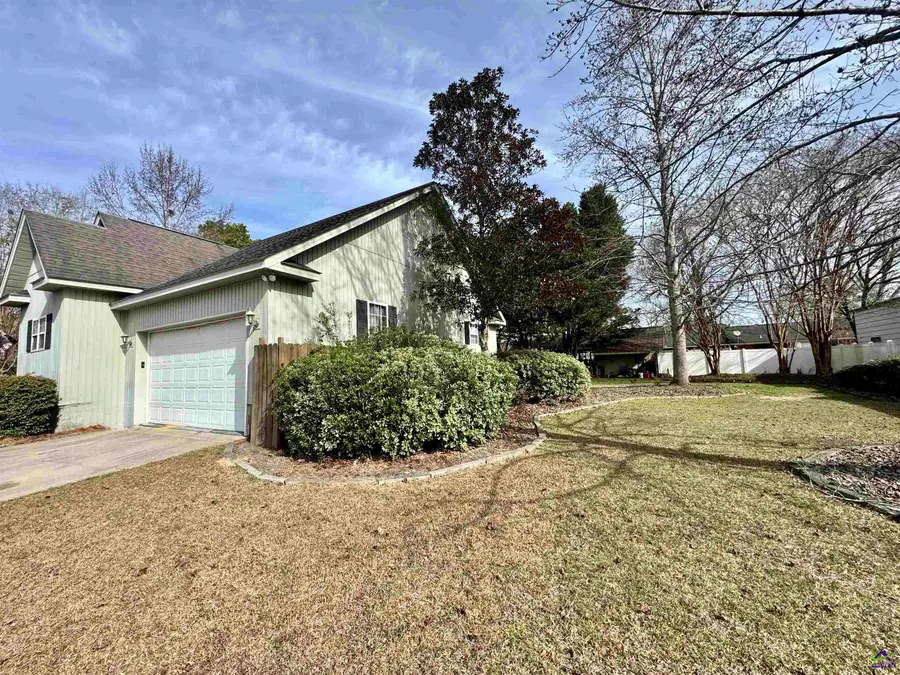 22 Oak Street, Hawkinsville, GA 31036 - Image #3