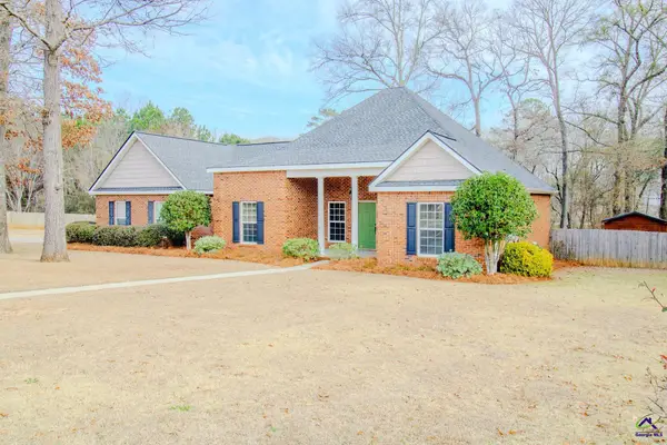 301 Hunts Landing Drive, Kathleen, GA 31047