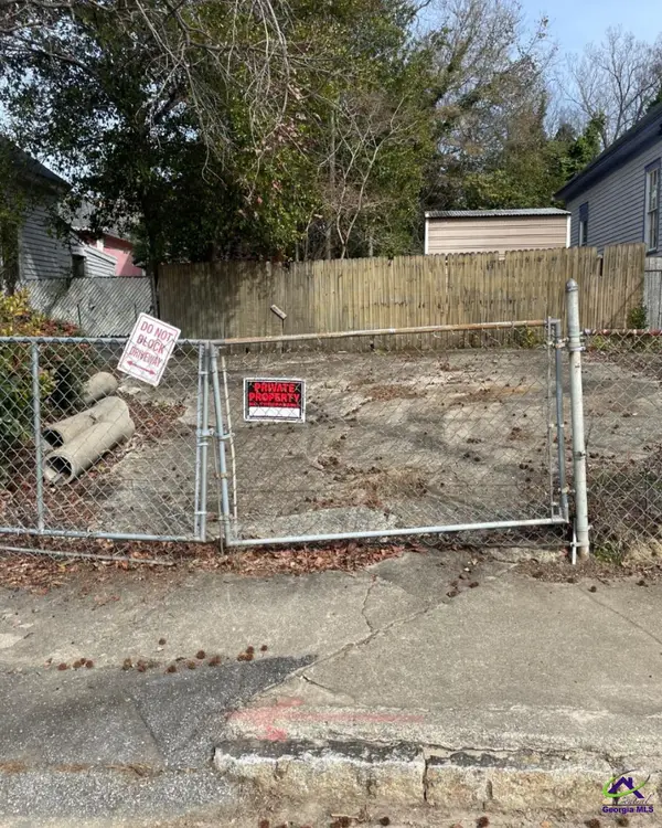 1083 Elm Street, Macon, GA 31201