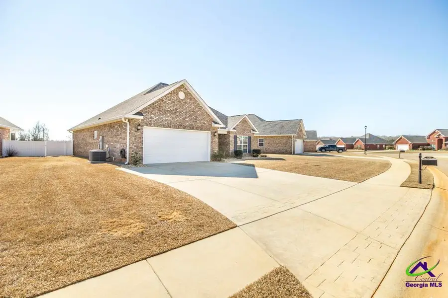 420 Lamplight Dr, Byron, GA 31008 - #3