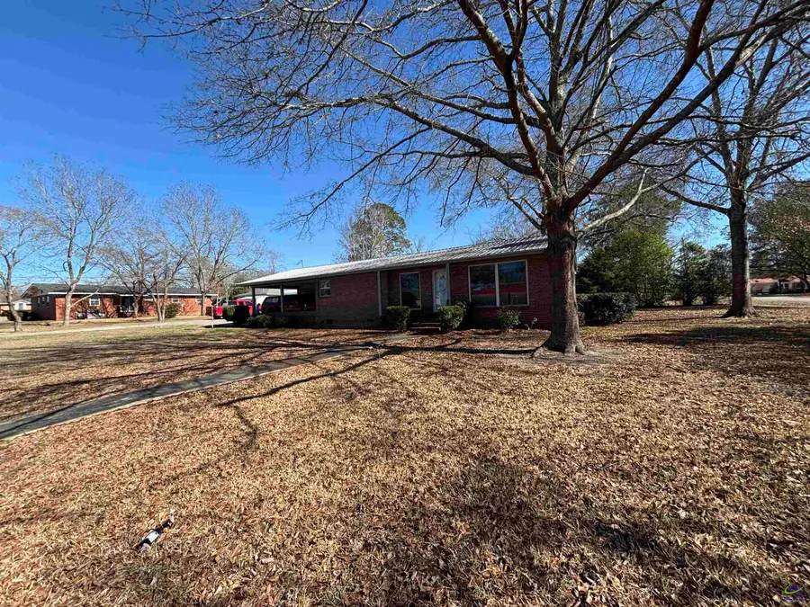 216 E Peter Street, Cochran, GA 31014 - #2