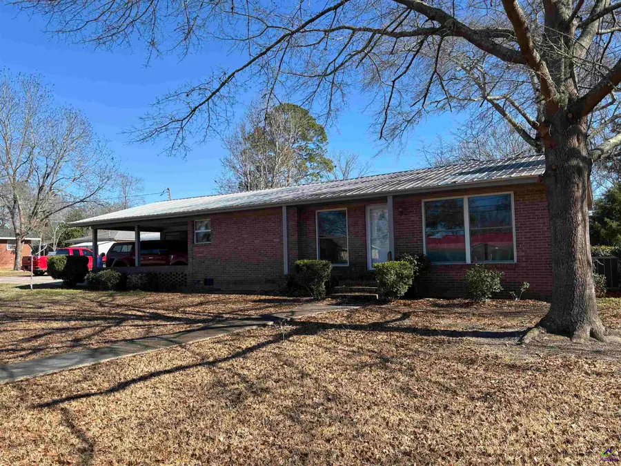 216 E Peter Street, Cochran, GA 31014 - #3