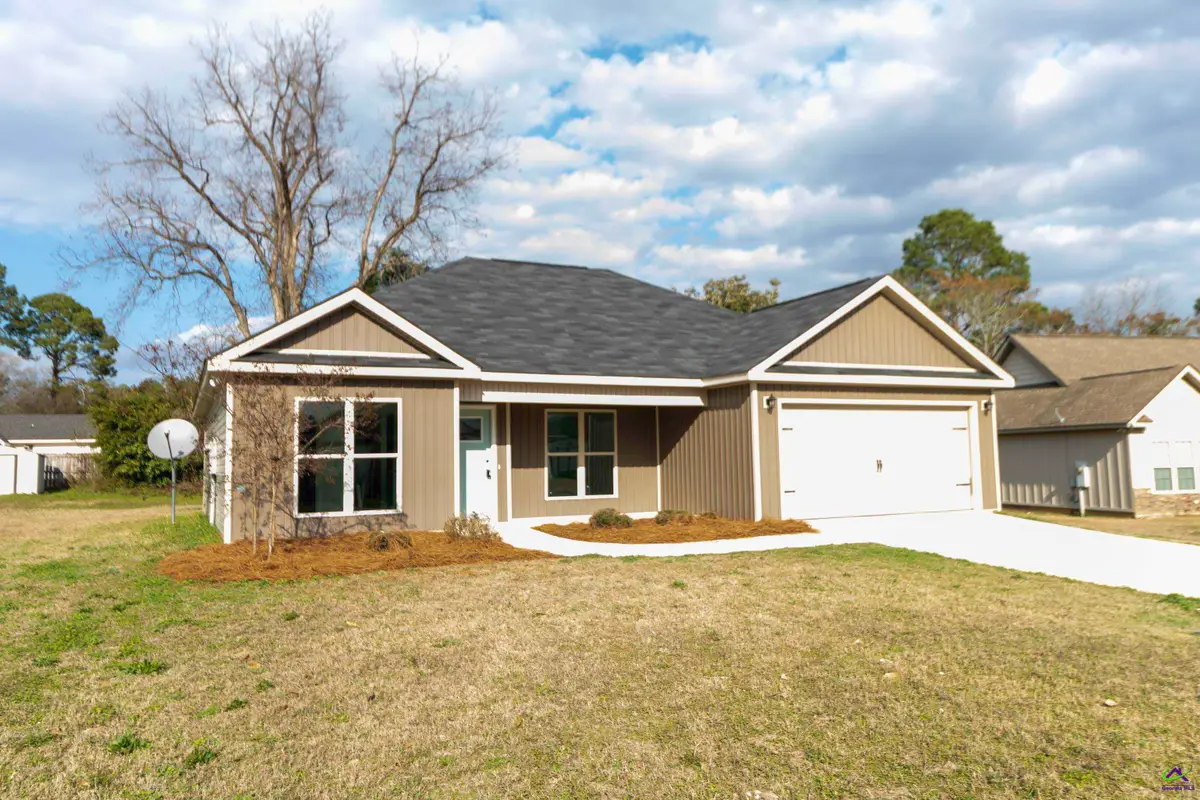 15 Cole Drive, Hawkinsville, GA 31036 - #1