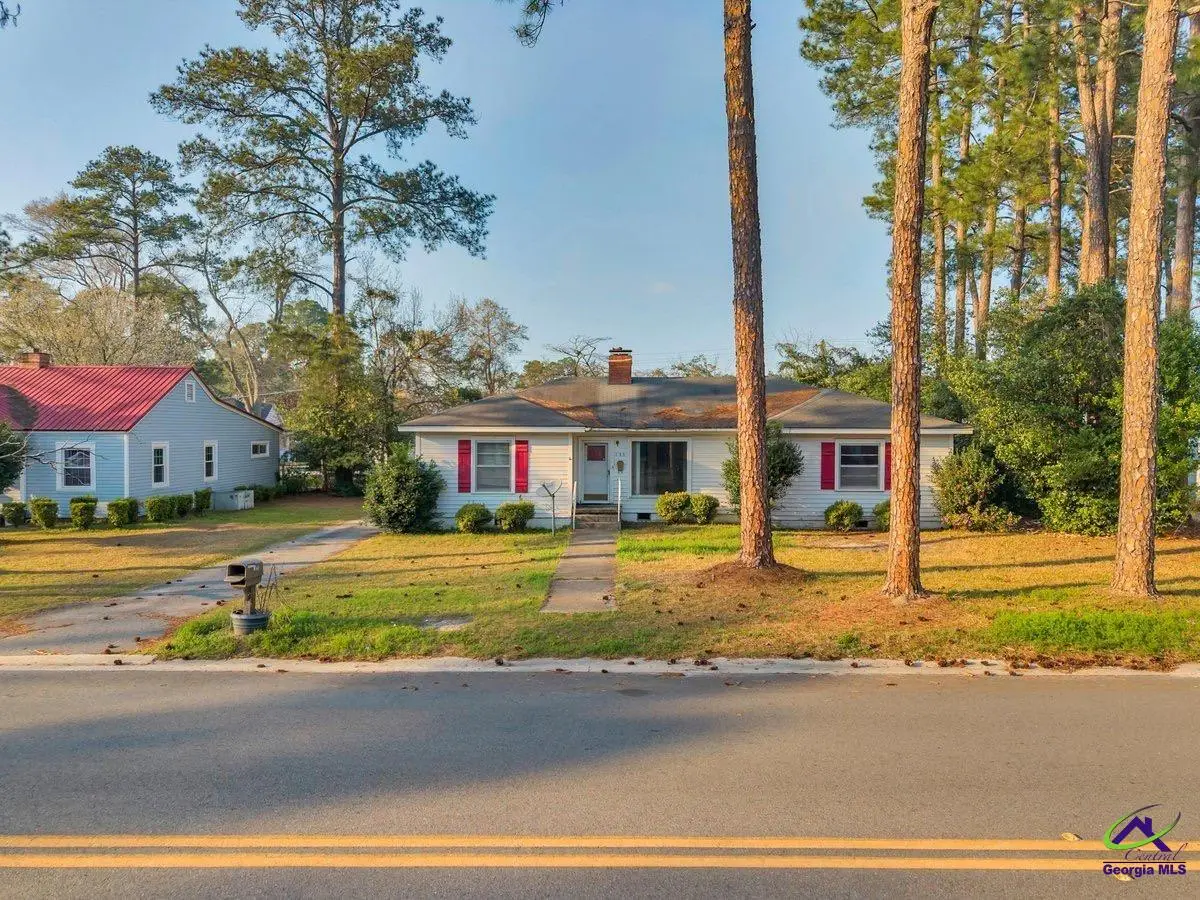 715 E 17th Avenue, Cordele, GA 31015 - #1