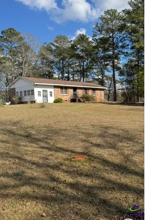 562 Johnstonville Rd, Barnesville, GA 30204