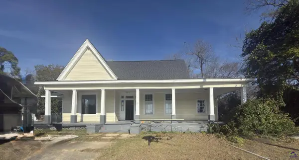 9 Academy Street, Hawkinsville, GA 31036