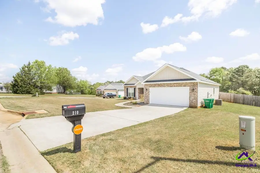 210 Gibson Circle, Kathleen, GA 31047 - #2