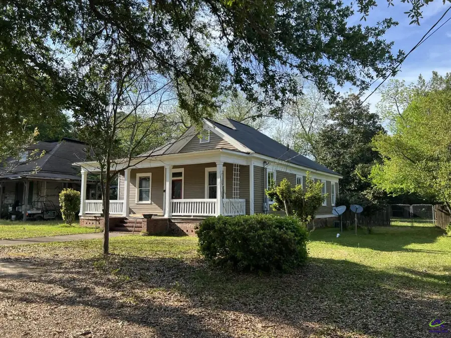 302 Persons Street, Fort Valley, GA 31030 - #3