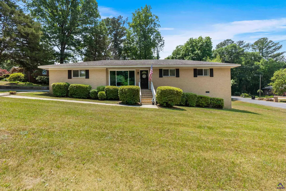 202 Woodland Drive, Warner Robins, GA 31088 - #1