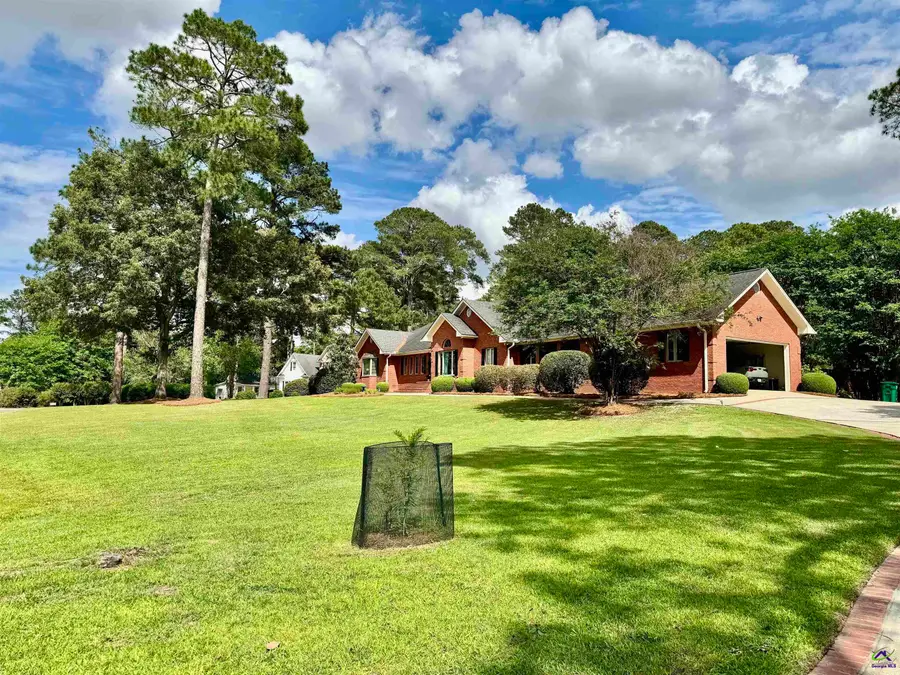 102 Oakatee Court, Cordele, GA 31015 - #2