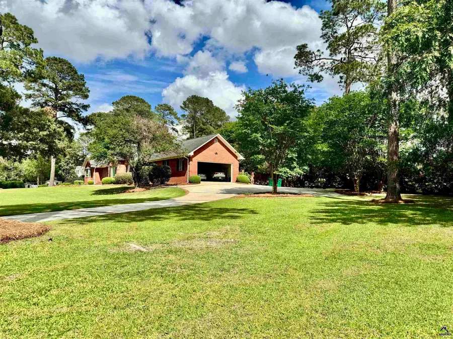 102 Oakatee Court, Cordele, GA 31015 - #3