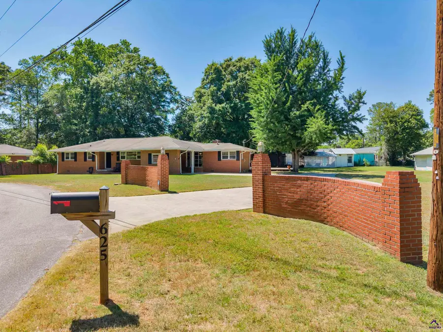 625 Cooper Street, Perry, GA 31069 - #3