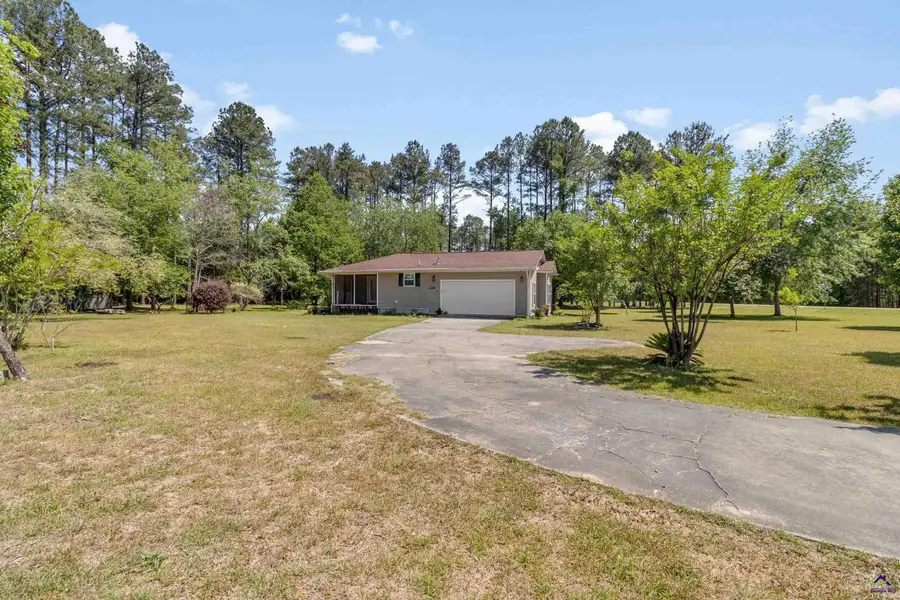 2049 Willow Lake Road, Fort Valley, GA 31030 - #2