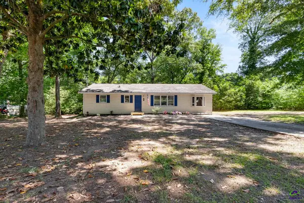 826 Oak Ridge Dr, Perry, GA 31069