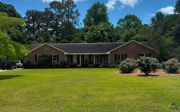 1010 S Ridge Circle, Perry, GA 31069